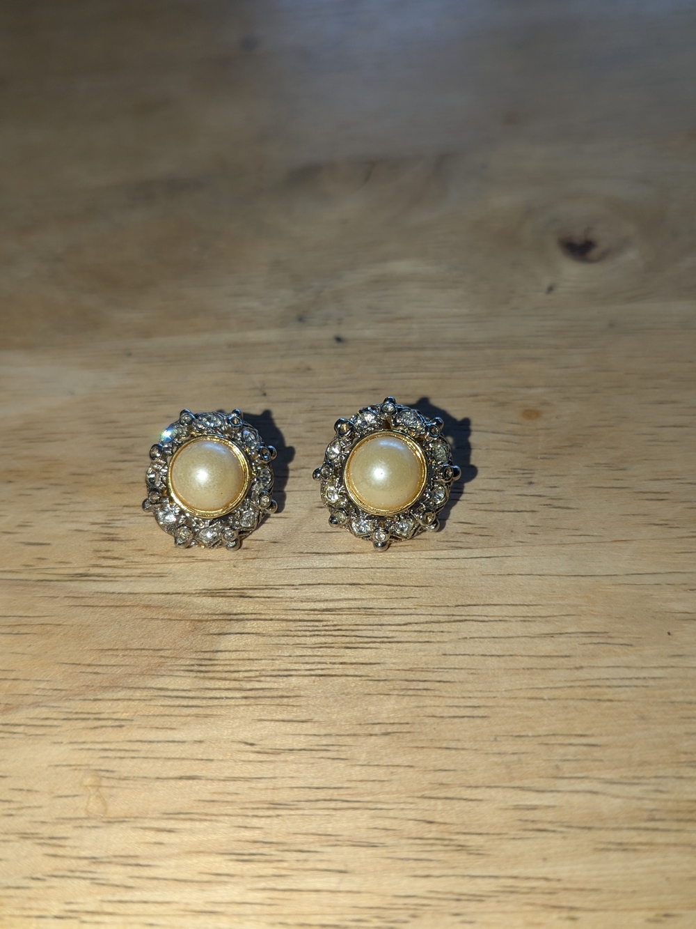 Vintage Classic Pearl and Crystal Cluster Stud Earrings - Gold Tone